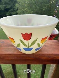7 Piece VINTAGE FIRE KING TULIPS PIECE MIXING BOWL SET WITH SALT AND PEPPER