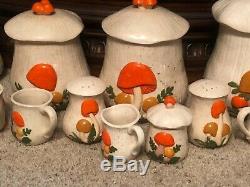 Arnels Vintage 70s Mushrooms 20 Piece Canister, Salt Pepper, Sugar Creamer Cups