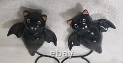 Cracker Barrel Halloween 3 Pc Set Hanging Bats Salt & Pepper Shaker Hanging Bat