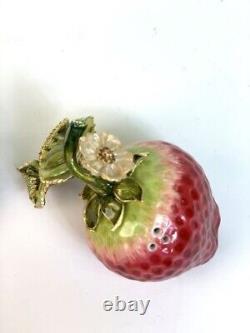 Jay Strongwater ValenciaPorcelain Strawberry salt&pepper Shakers Retail $595