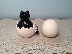 KLIBAN Hatching Egg Cat Salt & Pepper Shakers Sigma Vintage 1980s EUC RARE