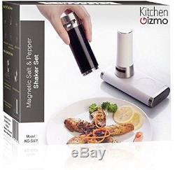 Kitchen Gizmo Magnetic Salt And Pepper Shaker Set