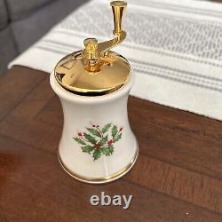 Lenox Sculpted Salt & Pepper Set & Pepper Grinder Holiday