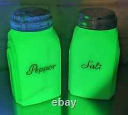 McKee Roman Arch Jadeite Salt & Pepper Shakers Vintage Uranium Green Vaseline