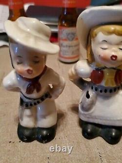 NAPCO Kissing Cowboy and Cowgirl Salt and Pepper Shakers Japan