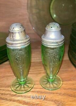 Rare Green Cameo Ballerina Depression Glass Salt & Pepper Shakers Excellent