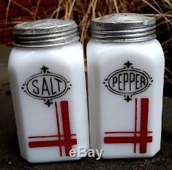 Rare Vintage Hazel Atlas Red Lines Plaid Deco Badge Salt And Pepper Shakers