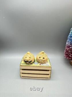 Sandy SRP Miniature Salt And Pepper shaker Anthropomorphic Onion