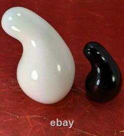 Vintage Eva Zeisel Shmoo Black White Salt Pepper Shakers Red Wing Town & Country