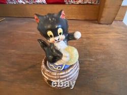 Vintage Goebel Figaro Disney Cat On Basket Salt Pepper Shaker Germany