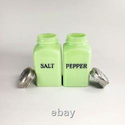 Vintage JEANNETTE Jadeite Uranium Depression Glass Salt & Pepper shakers GLOWS