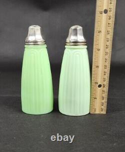 Vintage Jadeite Arch Pattern Vertical Ribbed Salt And Pepper Shakers 5 1/4 Tall