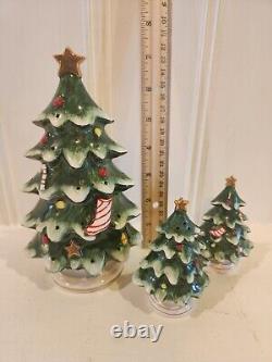 Vintage Lefton Ceramic Chistmas Tree and salt and pepper shakers