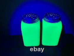 Vintage Retro Jadeite Uranium Glass Salt And Pepper Shakers Glows