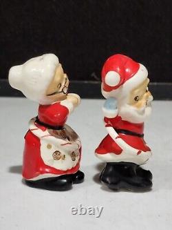 Vintage Santa & Mrs. Claus Peppermint Hula Hoops Christmas Salt & Pepper Shakers