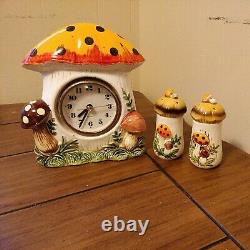 Vintage Sears 1978 porcelain Mushroom Clock and salt and pepper shakers