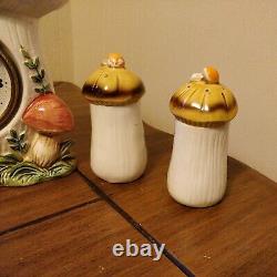Vintage Sears 1978 porcelain Mushroom Clock and salt and pepper shakers